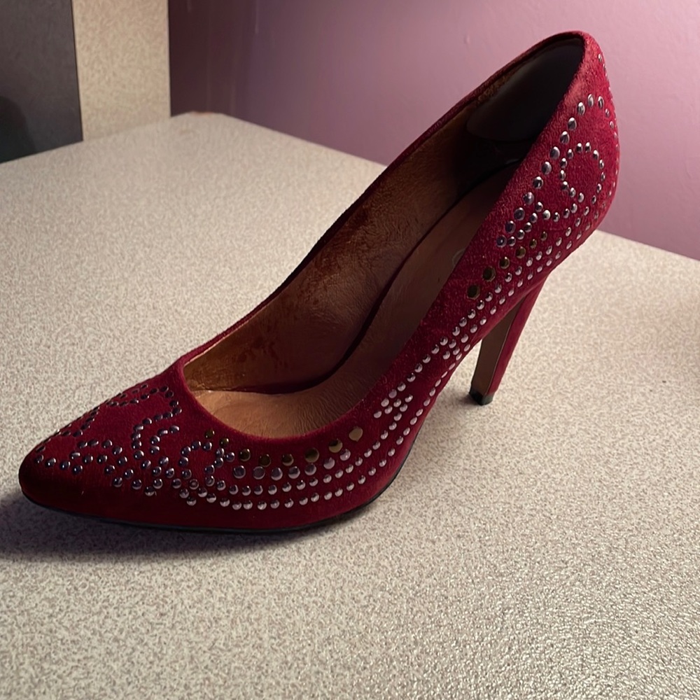 Burgundy Aldo suede high heel with pewter rivets